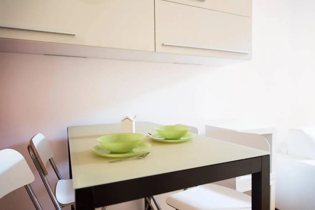 Youhosty - Ranzoni 4 Milan Apartment